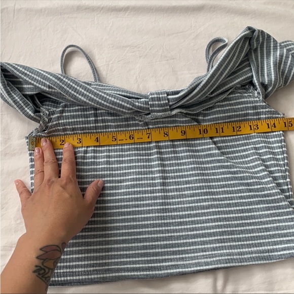 NWOT Cute bow crop top, size S, grey and white - Picture 3 of 7